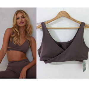 Nubyen | Lleida V Neck Wrap Sports Bra